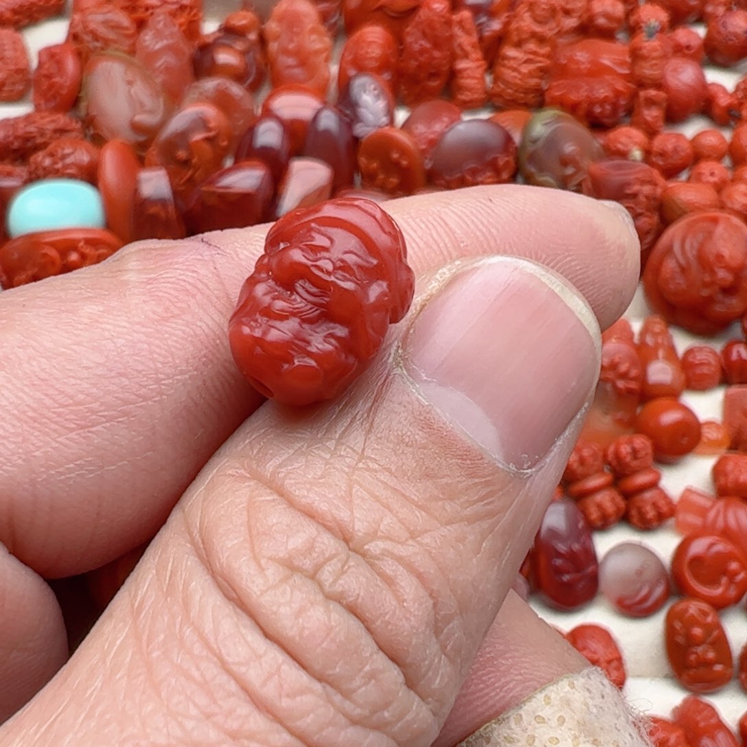 南红玛瑙配饰未镶嵌