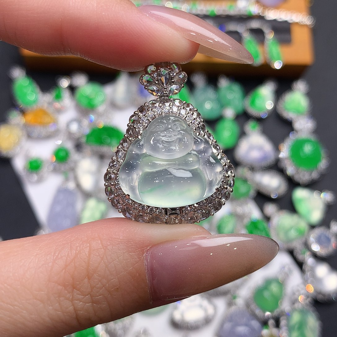 翡翠18K金镶嵌颈饰佛公