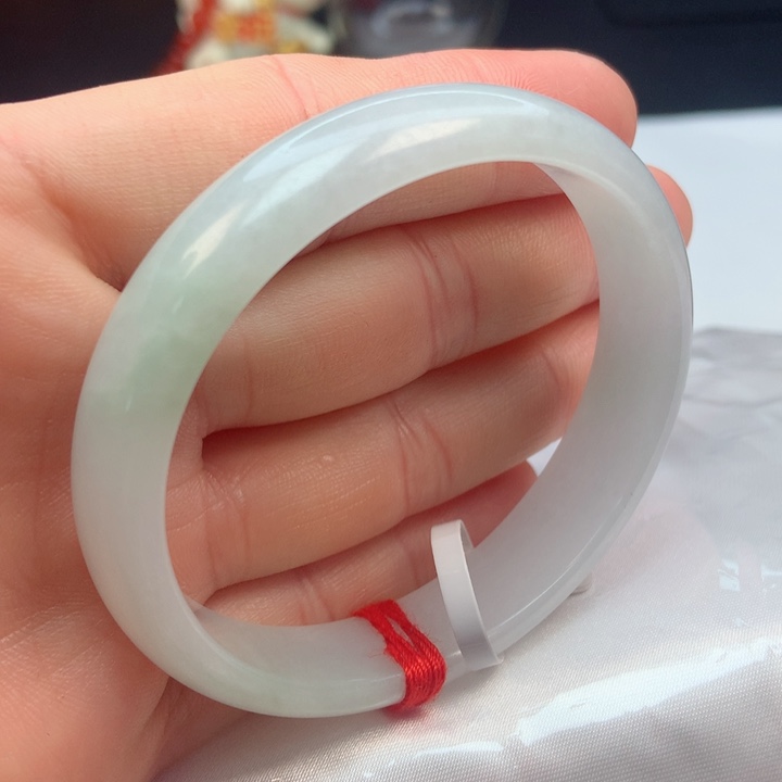 翡翠手镯未镶嵌55圈贵妃