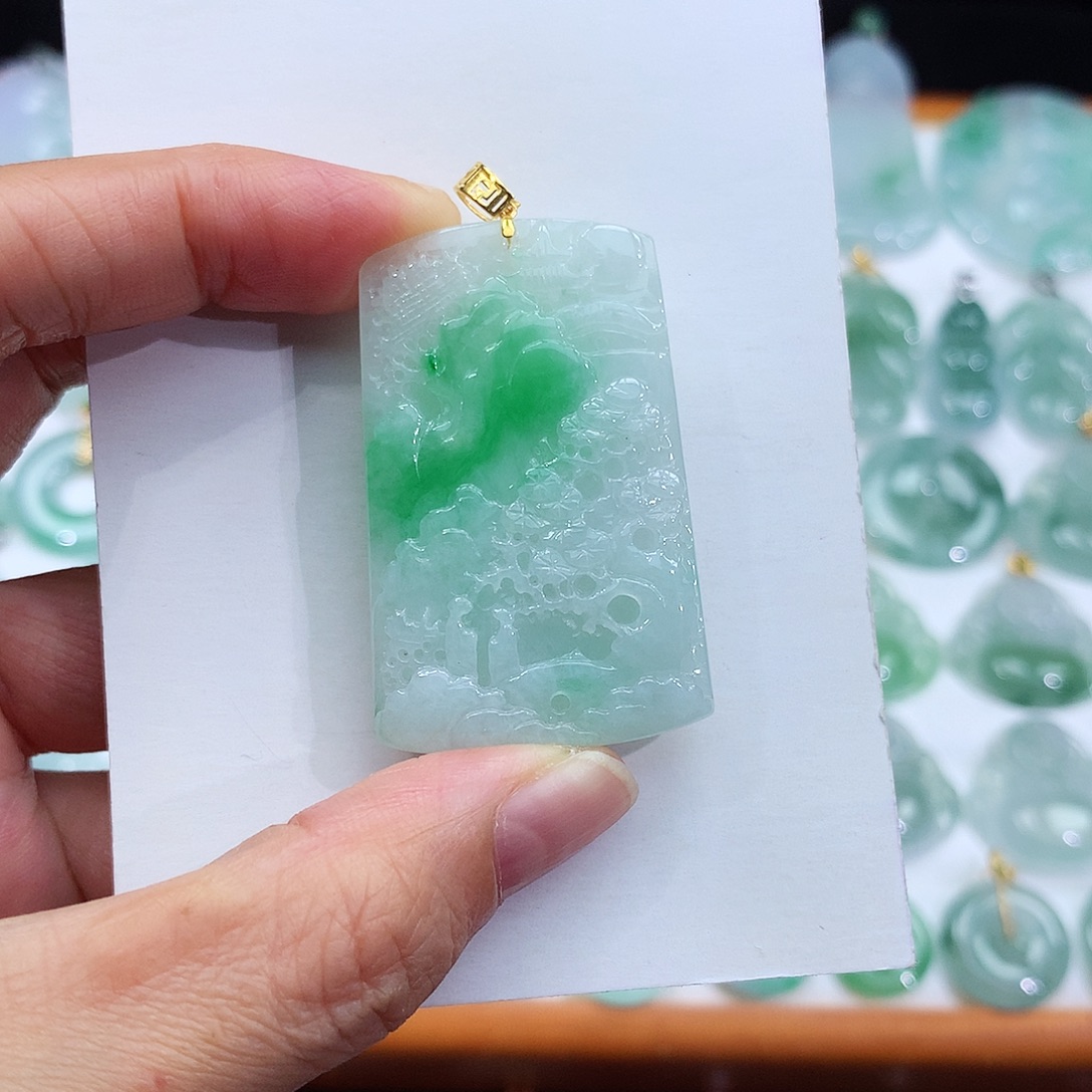 颈饰18K金镶嵌翡翠翡翠吊坠