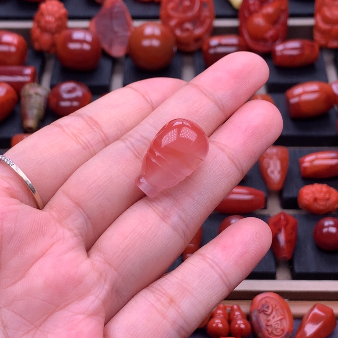 南红玛瑙未镶嵌川料冰飘三通13.3mm