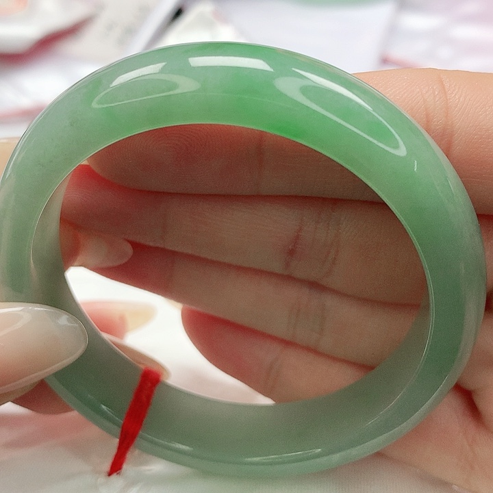 翡翠手镯未镶嵌缅甸天然A货翡翠