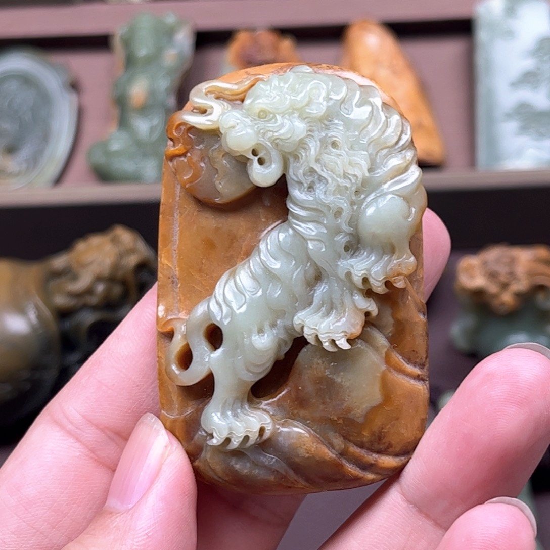 忒***忒岫岩河磨玉（透闪石质玉）未镶嵌挂件