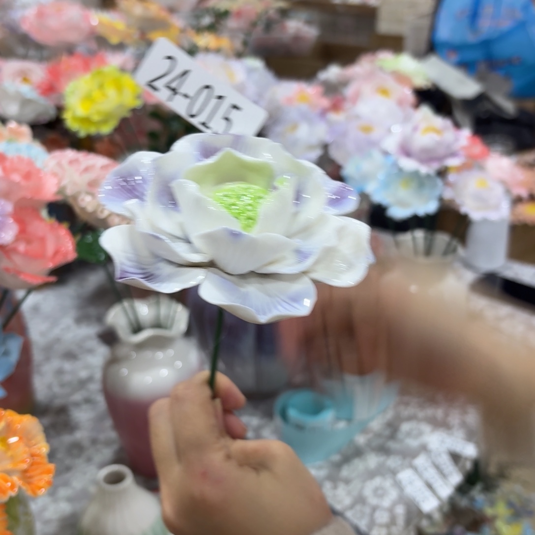 瑕疵2415 陶瓷花，拍满20发货，退款拉黑