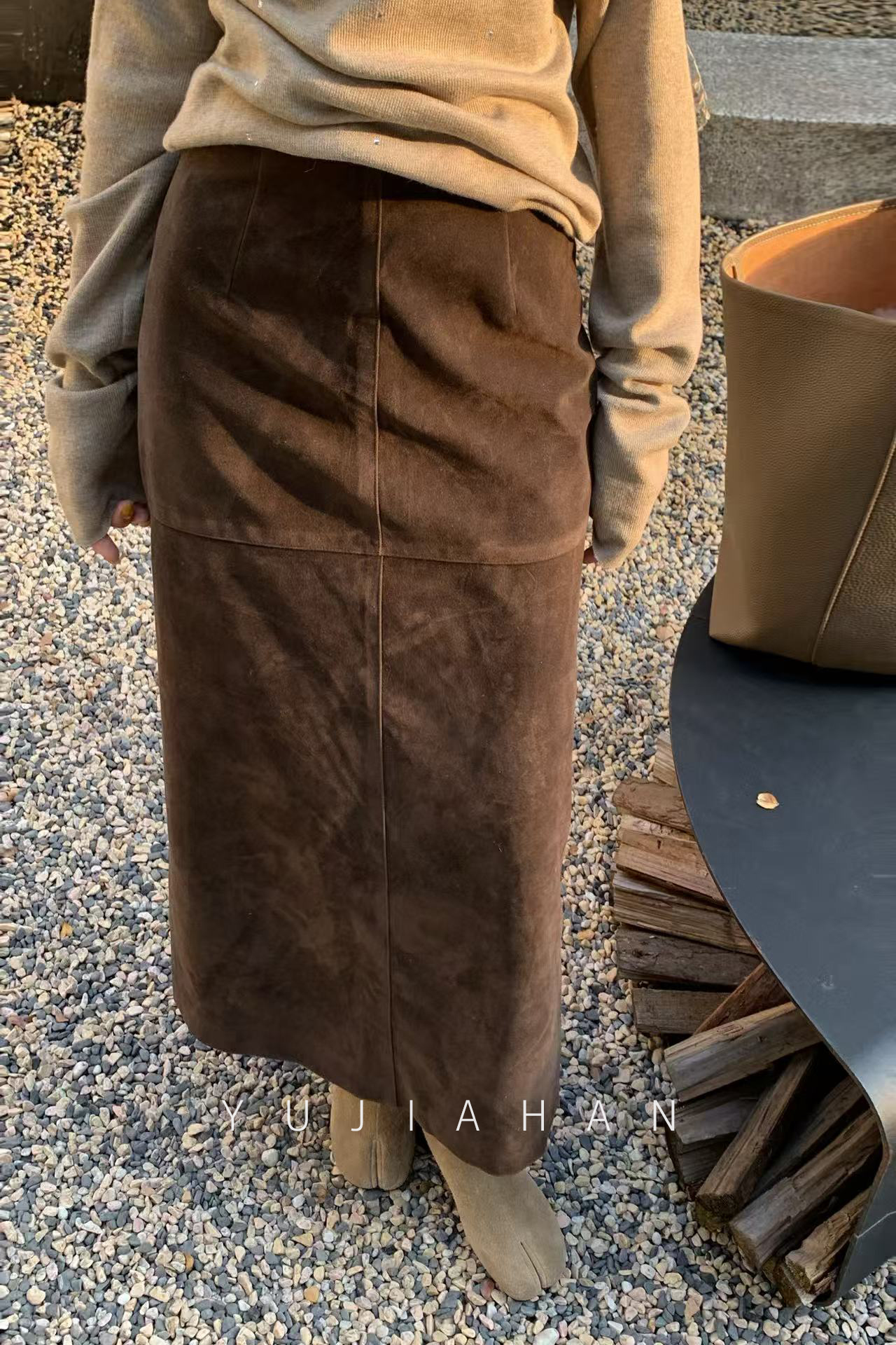 YUJIAHAN「智性通勤」仿麂皮拼接缝线后开叉中长款PU皮半裙冬
