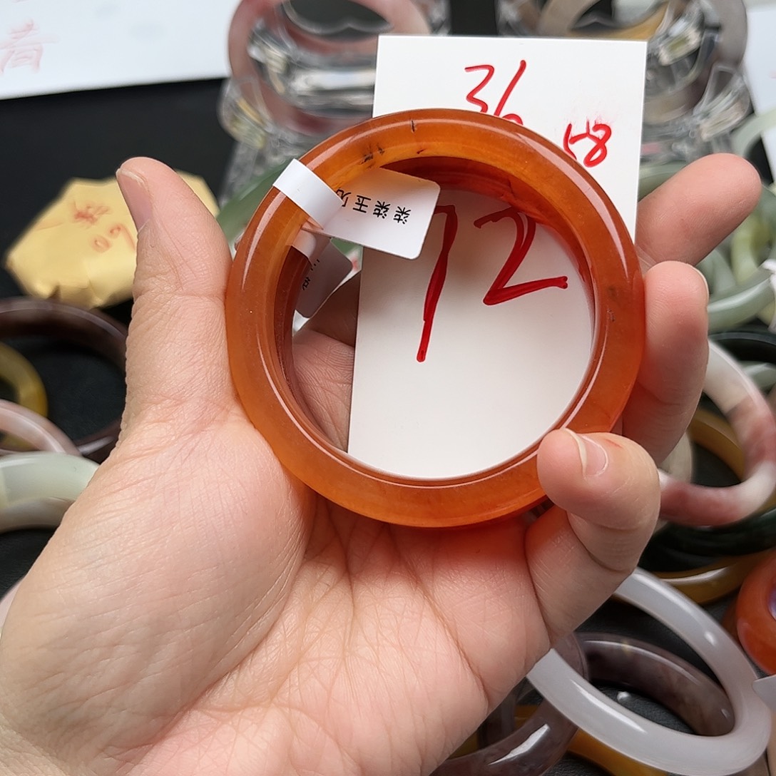 石英质玉未镶嵌手镯36