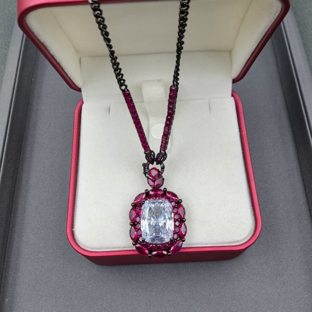  【经典永恒  光芒四射】 吊坠 GDJ9592