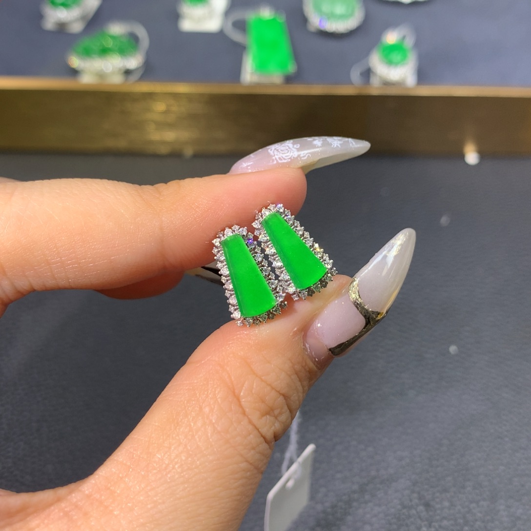 翡翠耳饰18K金镶嵌翡翠