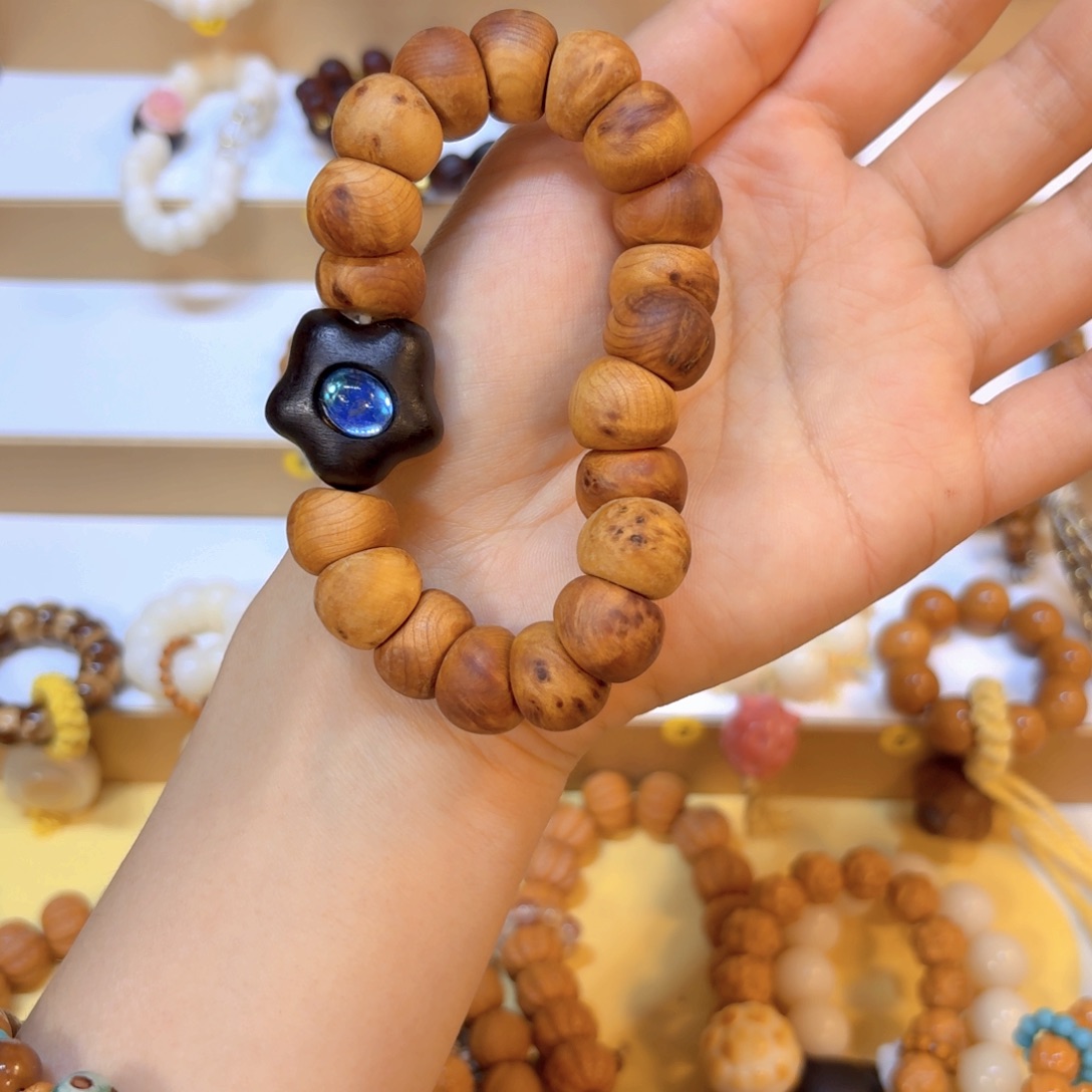 星月菩提手串崖小柏