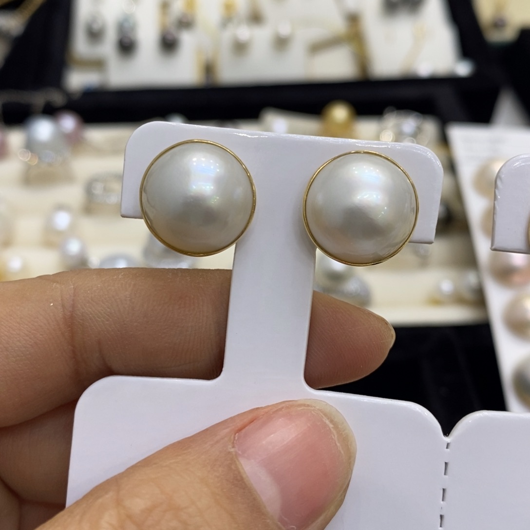 拼合珍珠（马贝珠）耳饰18K金镶嵌