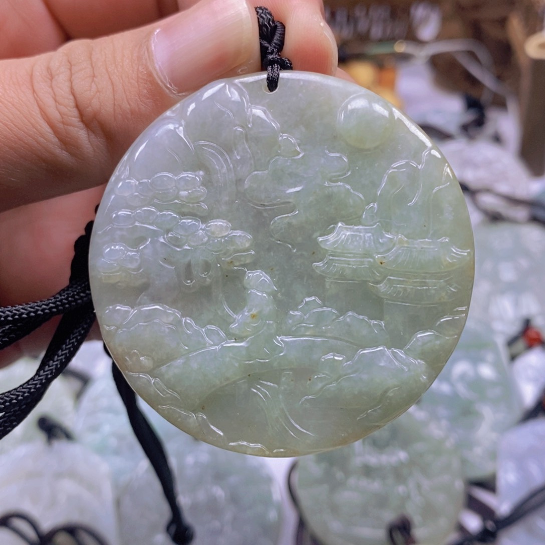 翡翠颈饰未镶嵌翡翠