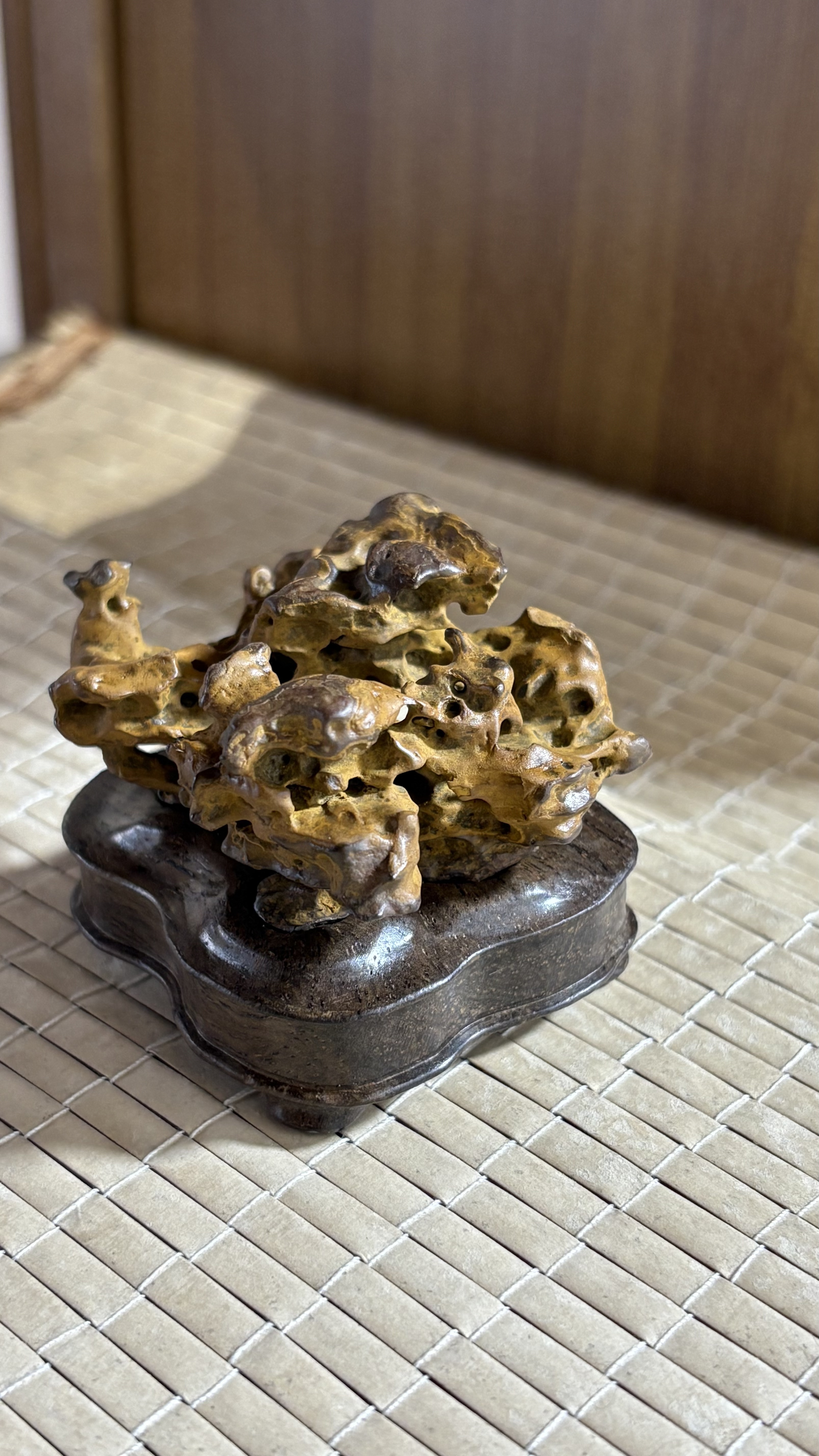 太湖水石 香炉 璞玉浮砺