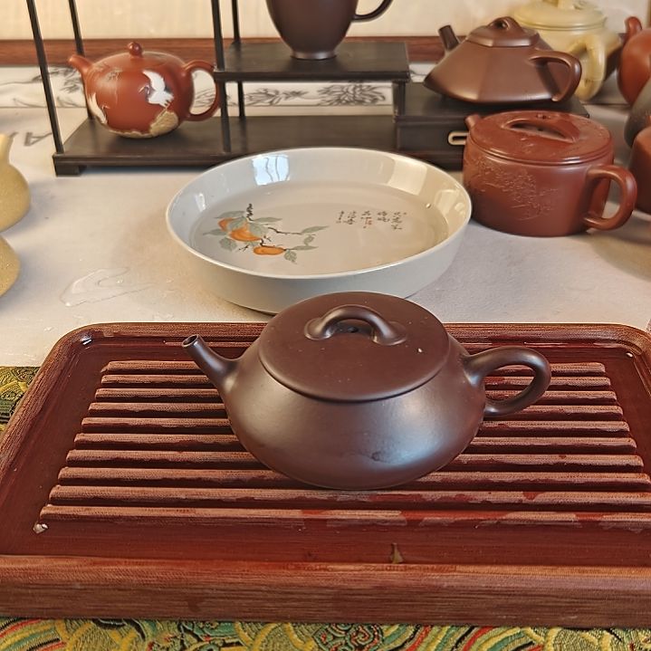紫砂茶壶紫茄泥光素逸瓢