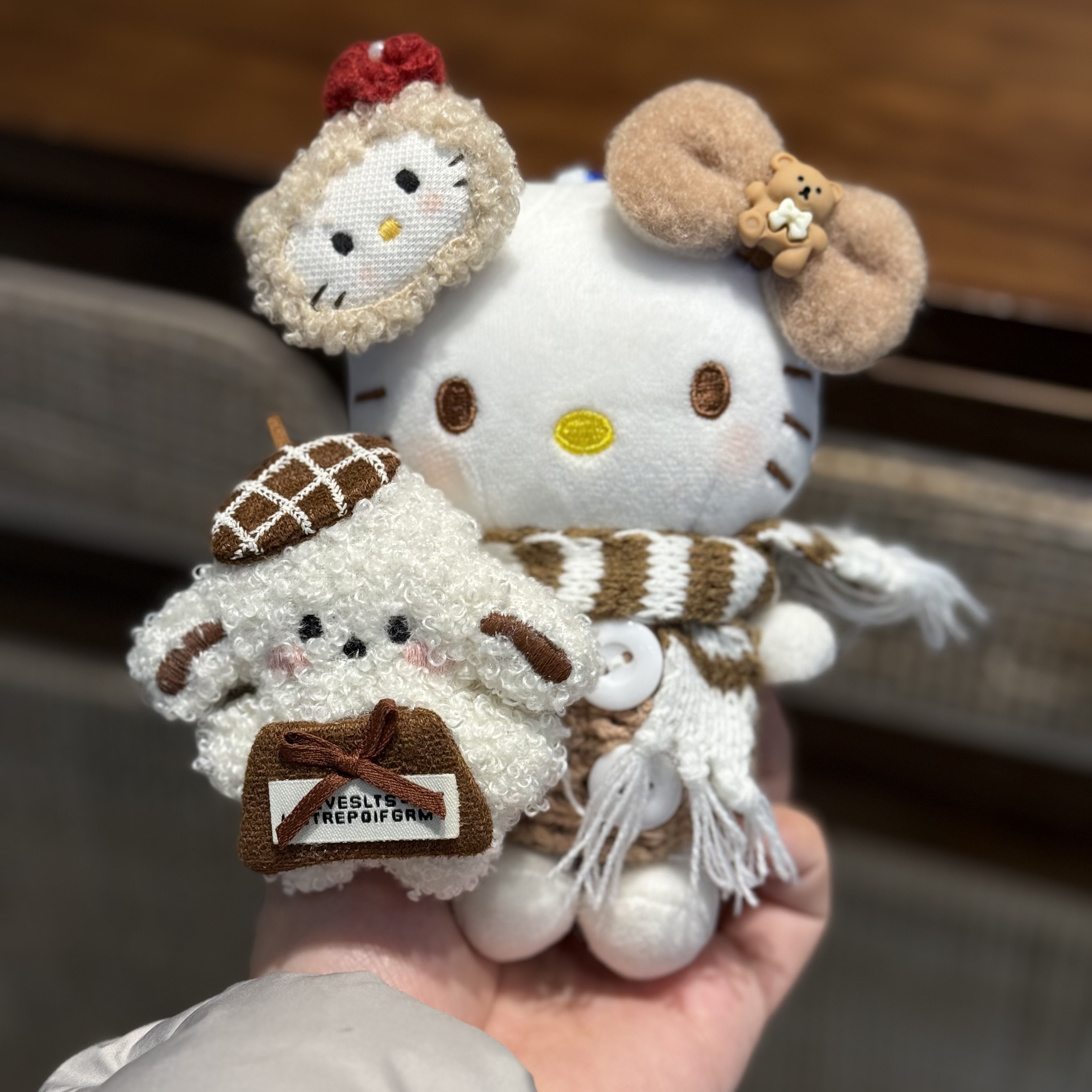 【又出新款啦】凯蒂猫包包毛绒挂件2025新款手工车挂钥匙