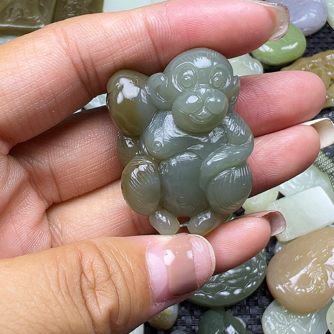 和田玉未镶嵌颈饰卡39