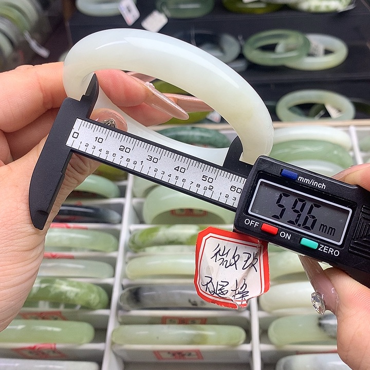 蛇纹石玉手镯未镶嵌532
