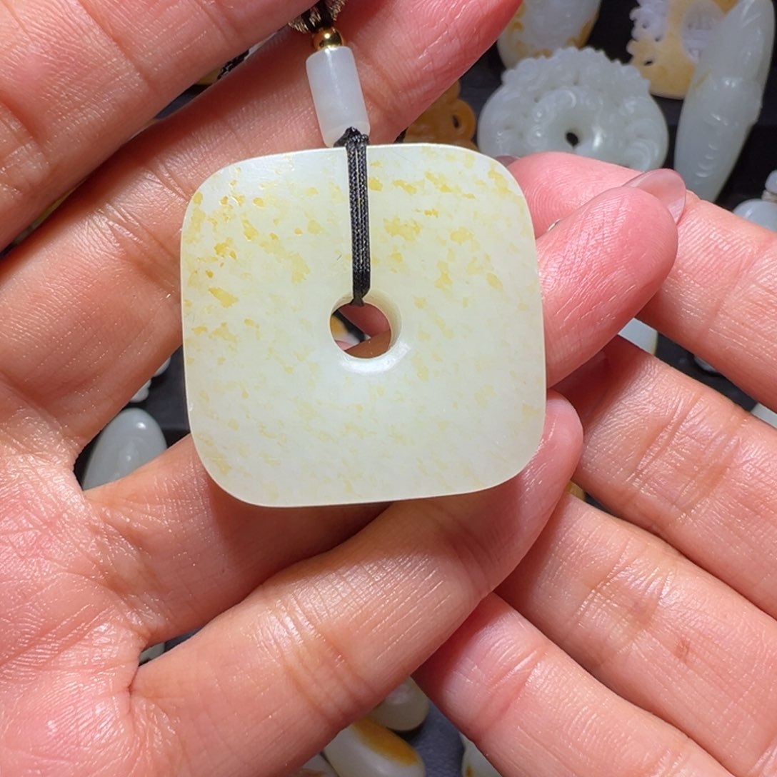 和田玉挂件未镶嵌