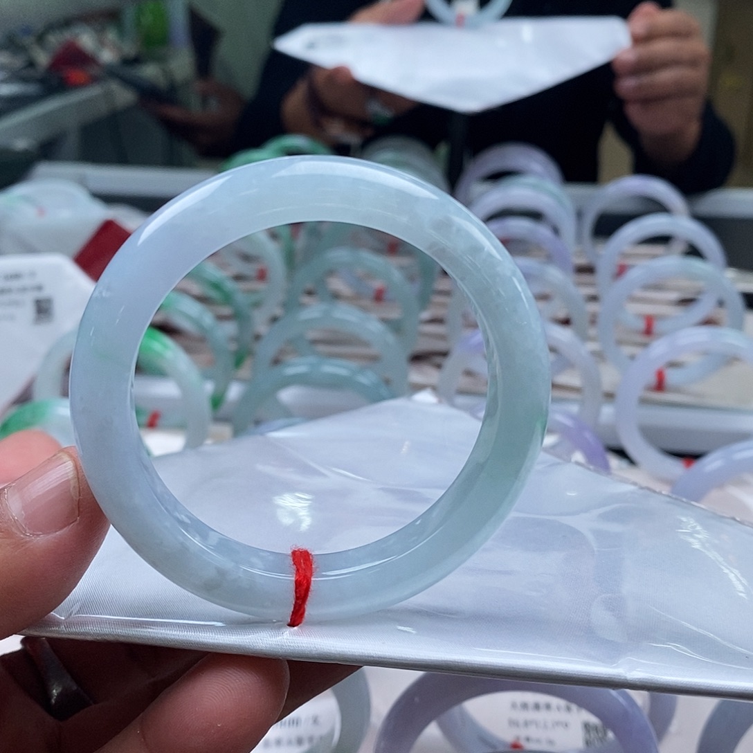 翡翠未镶嵌手镯正圈