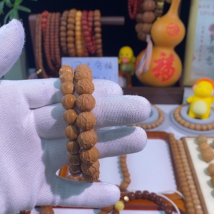 ジ***つ吊坠猴头核桃全品无暇鲨鱼背+毒液