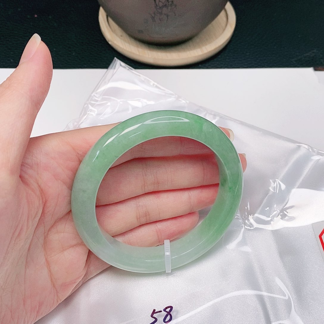 【闪购商品】翡翠手镯未镶嵌正圈