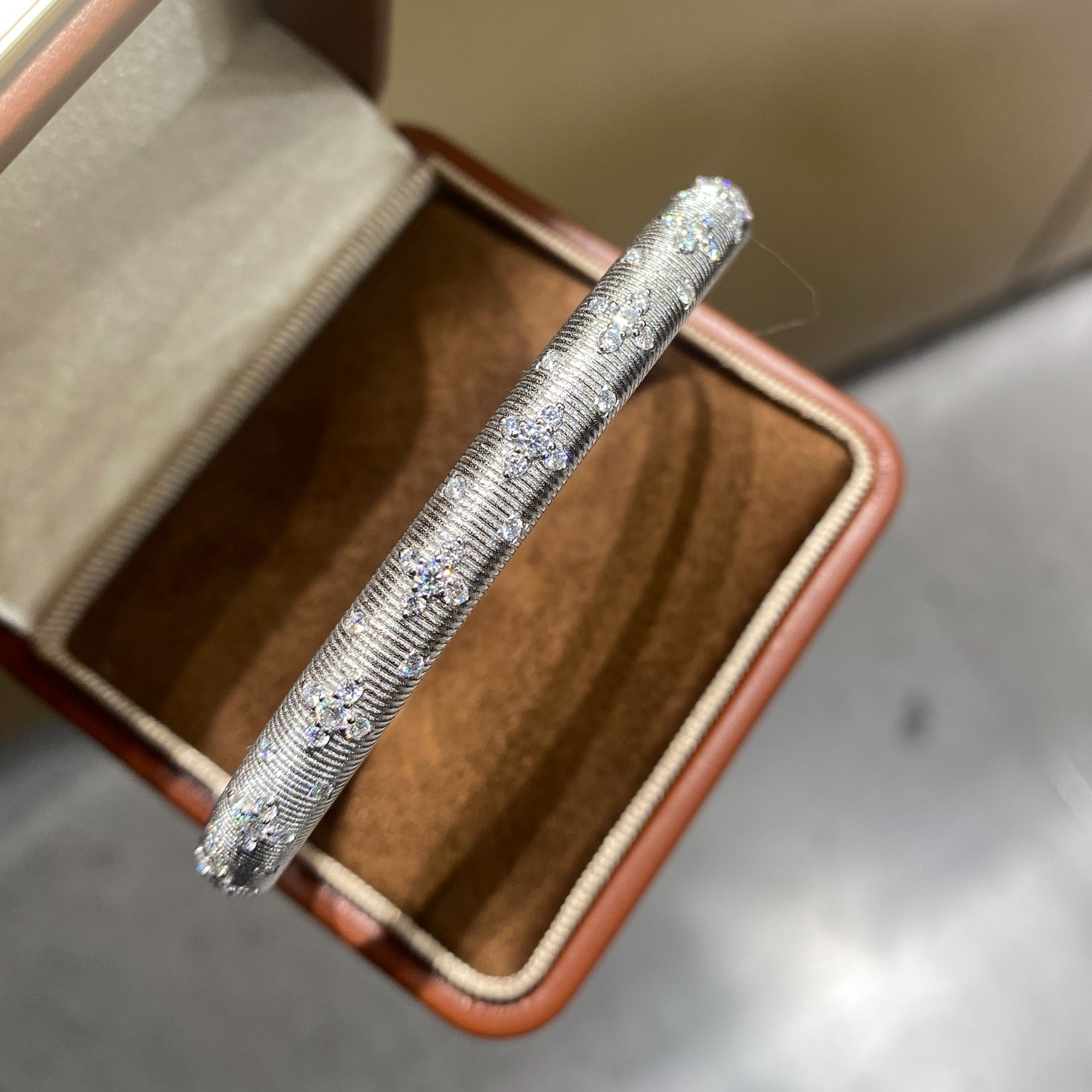 莫桑石铂金pt950首饰铂金镶嵌莫桑布契手镯轻奢时尚小众