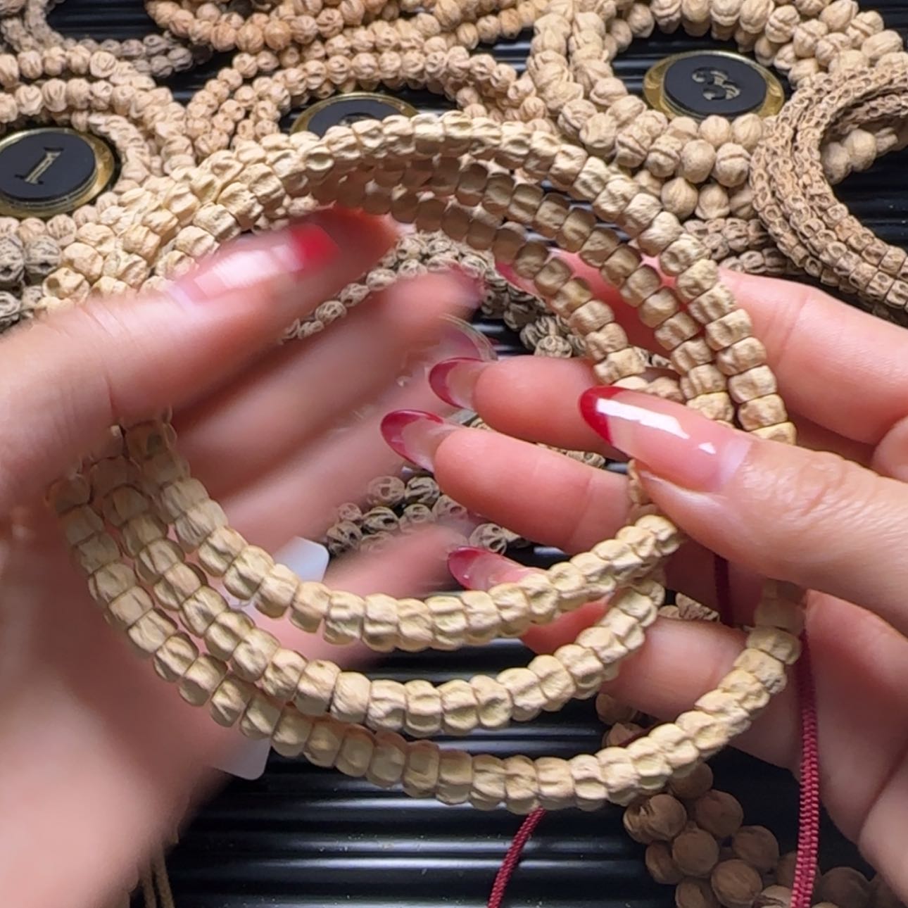 【闪购商品】柏香籽/百香籽吊坠5***?