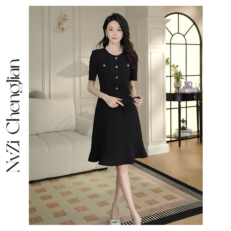 女子成鉴 高腰藏肉神裙_新款复古黑色收腰显瘦A字连衣裙女D-Q1351