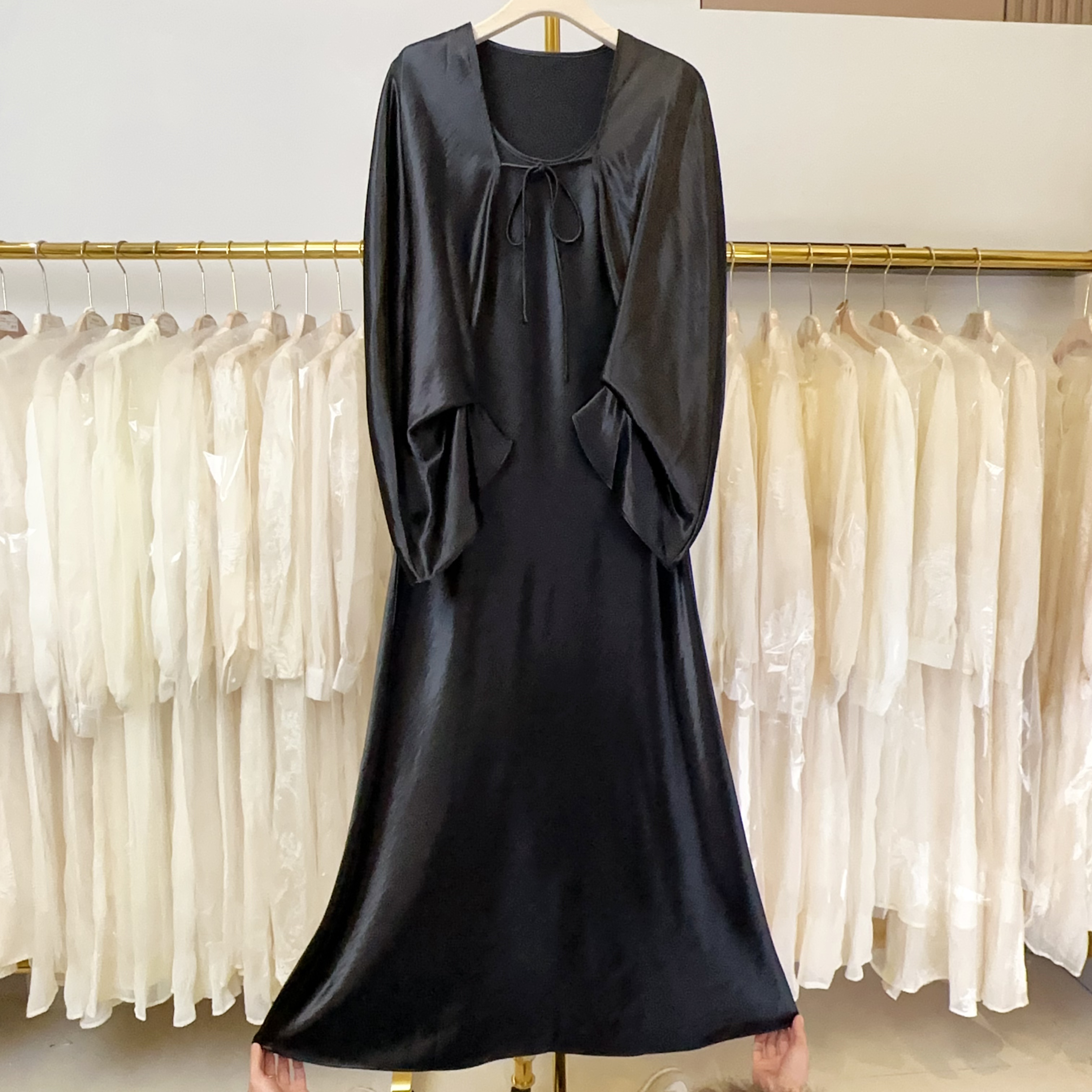 【RG5135】2025年气质轻奢新款时尚收腰百搭黑色新款减龄显瘦连衣裙