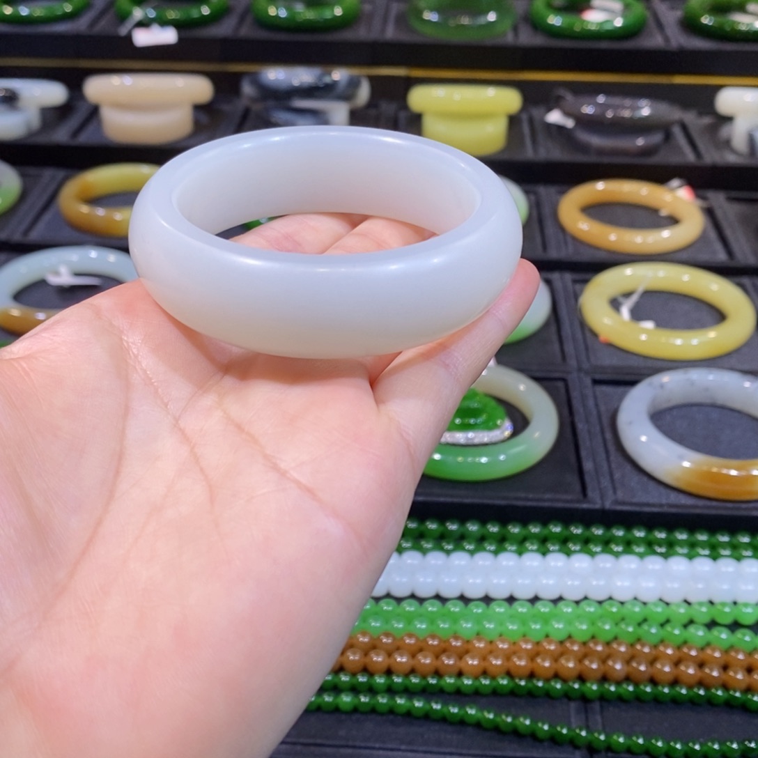 和田玉（白玉）手镯未镶嵌