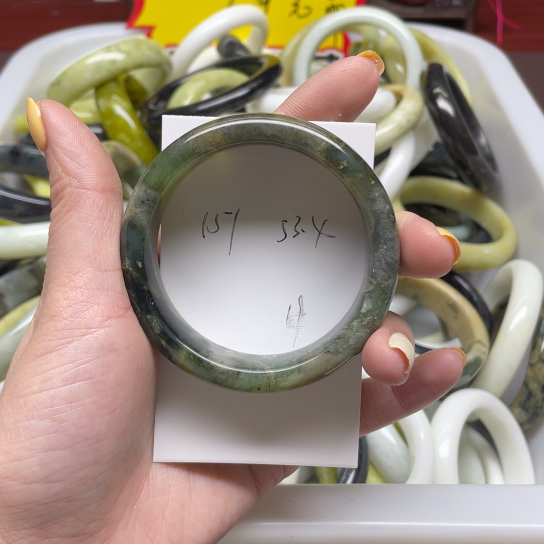 蛇纹石玉手镯未镶嵌