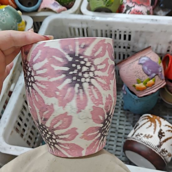 当场拍满15元发货不凑不发，花盆盆口不方不圆有针孔黑点是正常的，