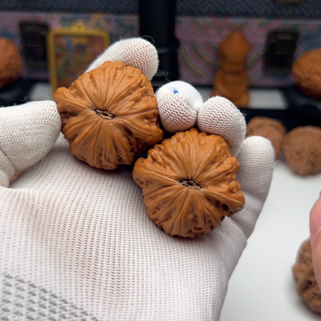 文玩核桃吊坠铁锤