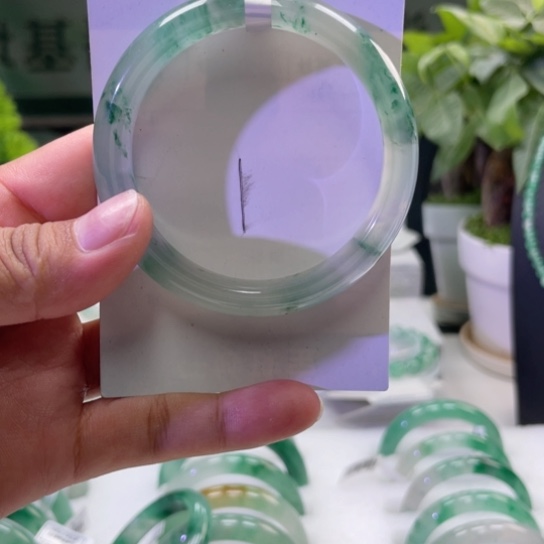 石英质玉手镯未镶嵌