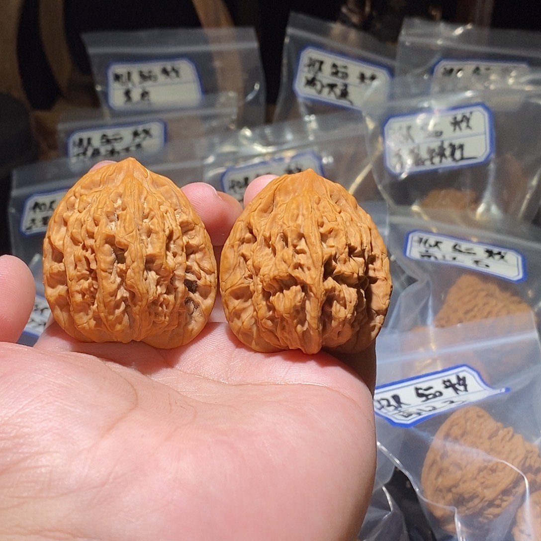 吹***风文玩核桃吊坠42全品虎头