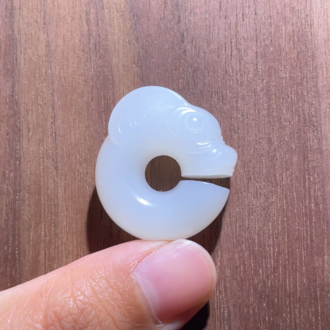 未镶嵌手链和田玉玉猪龙