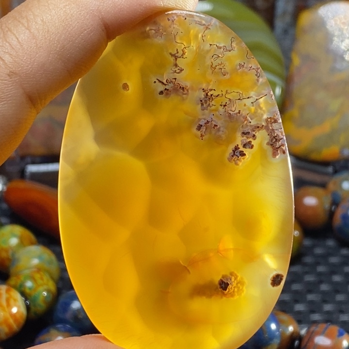 乙***泉玛瑙/玉髓未镶嵌颈饰