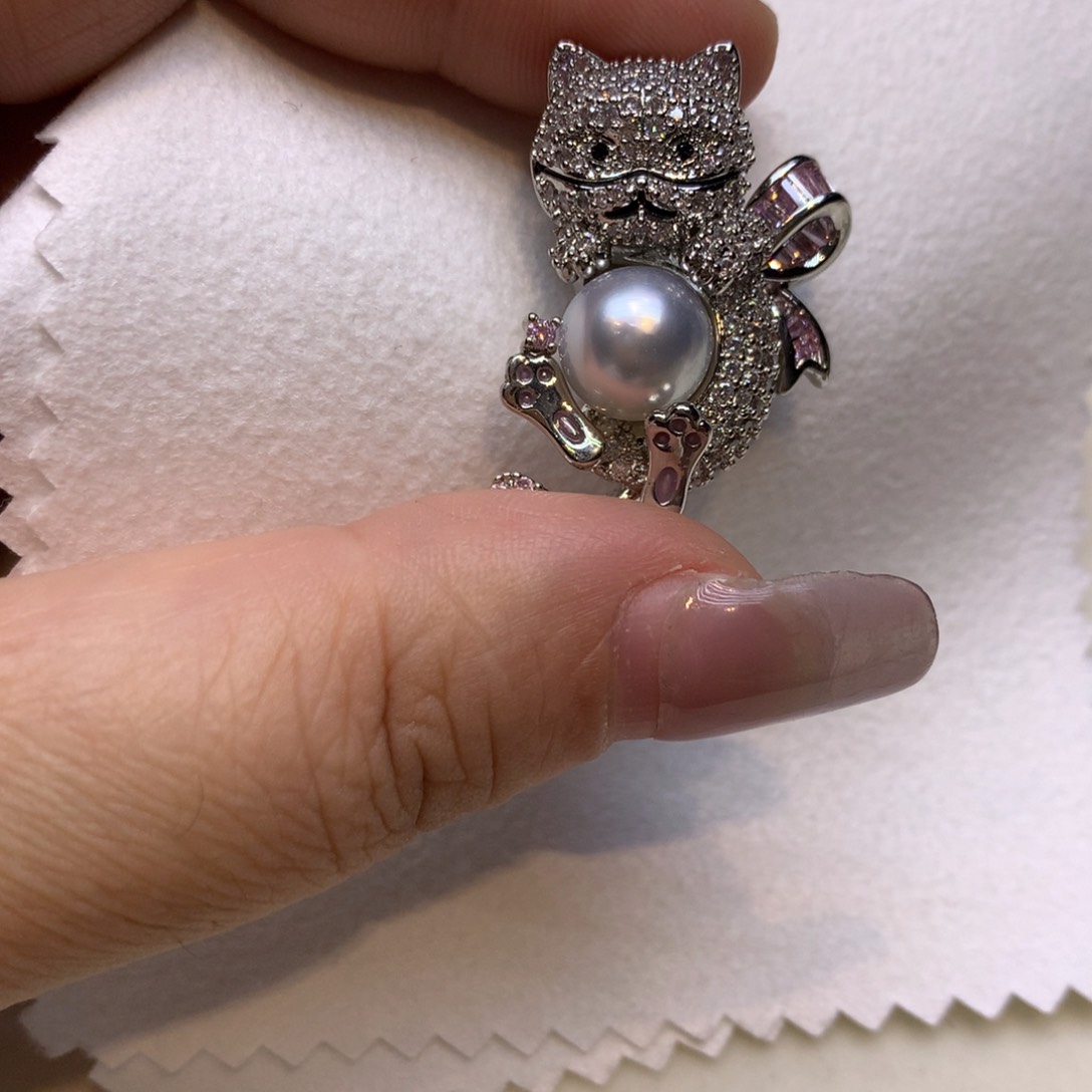 未镶嵌胸饰海水珍珠