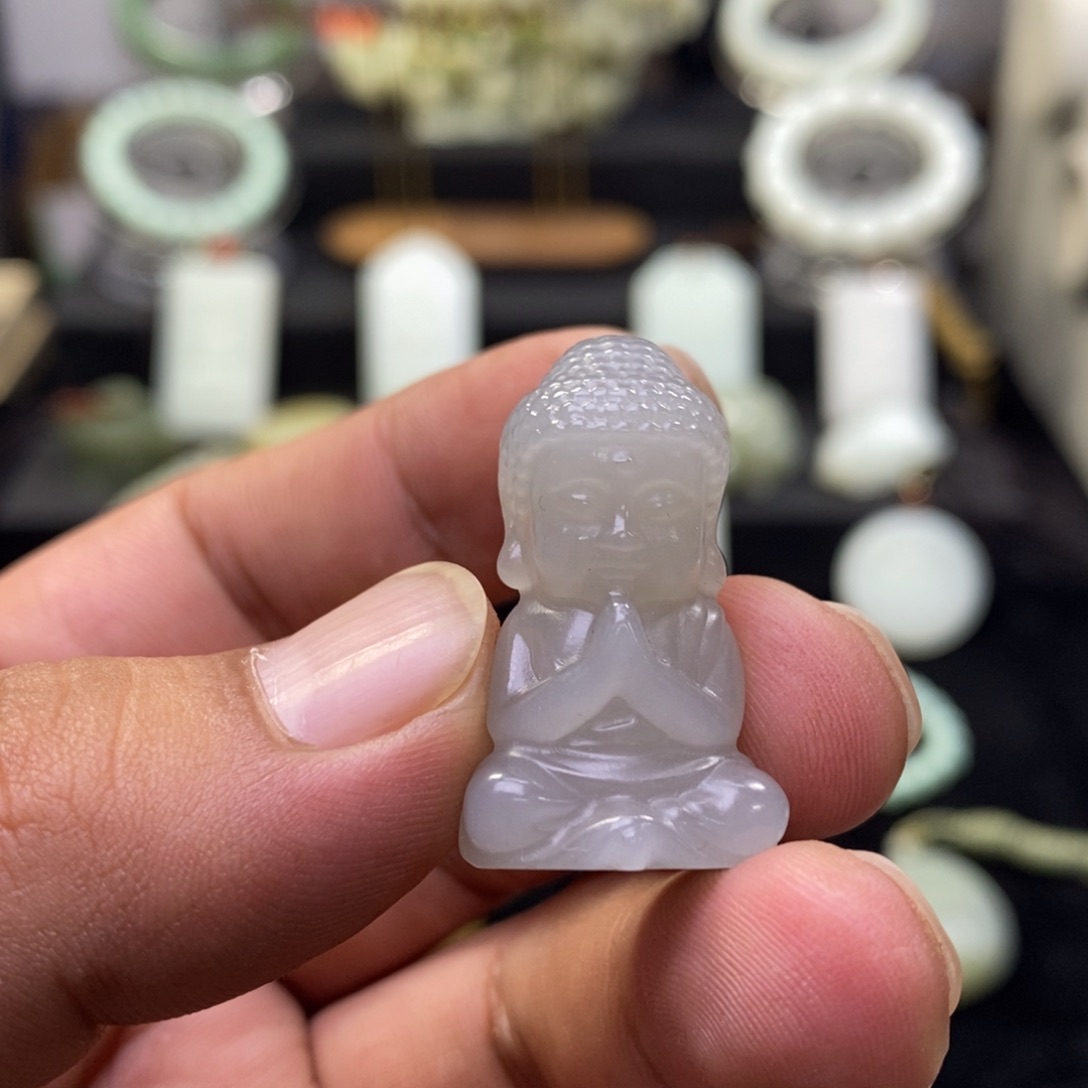 和田玉未镶嵌吊坠(赠链)