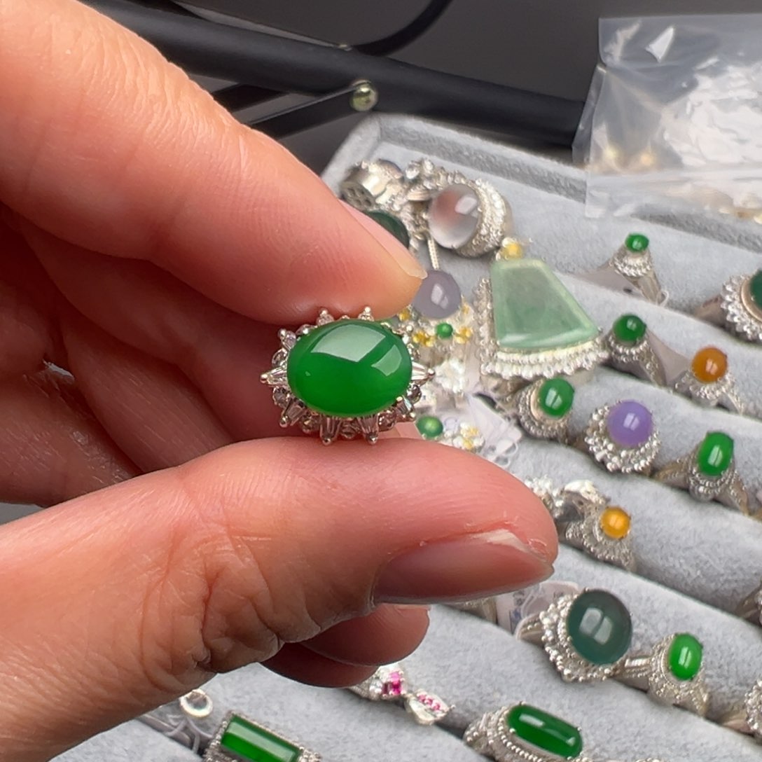 定制翡翠未镶嵌A货