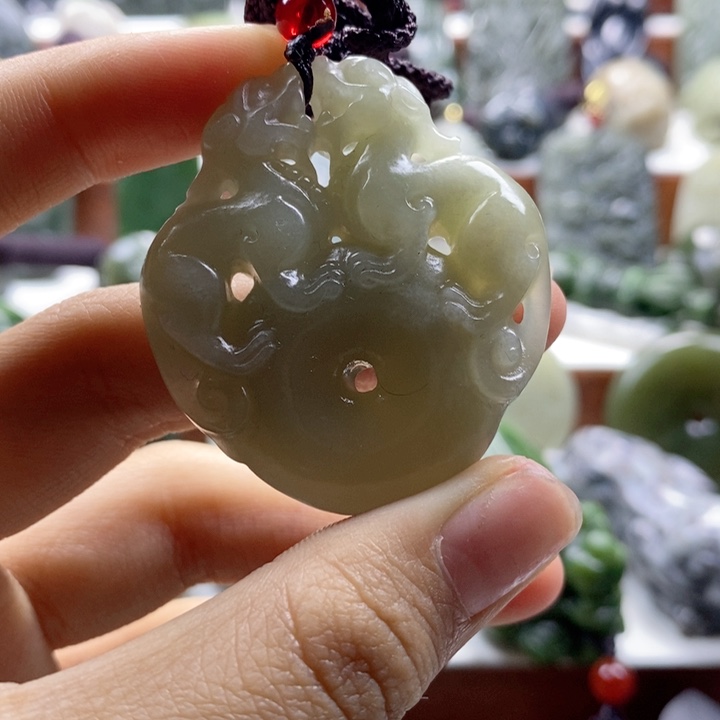 和田玉颈饰未镶嵌