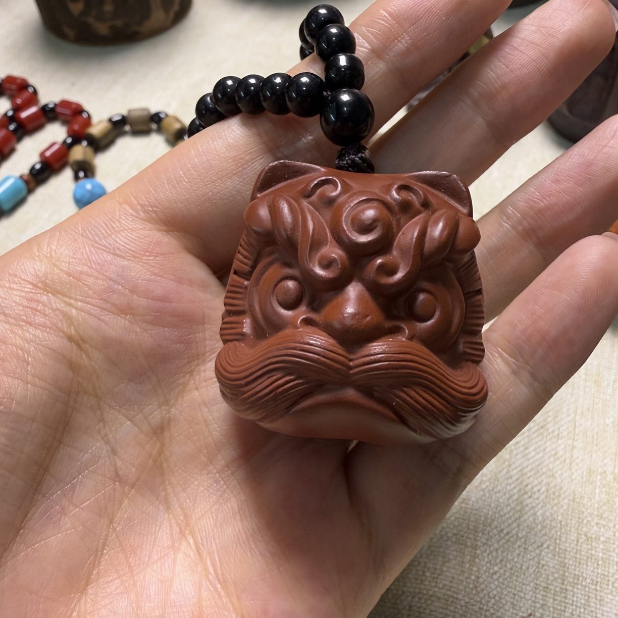 醒狮紫砂手把件把玩