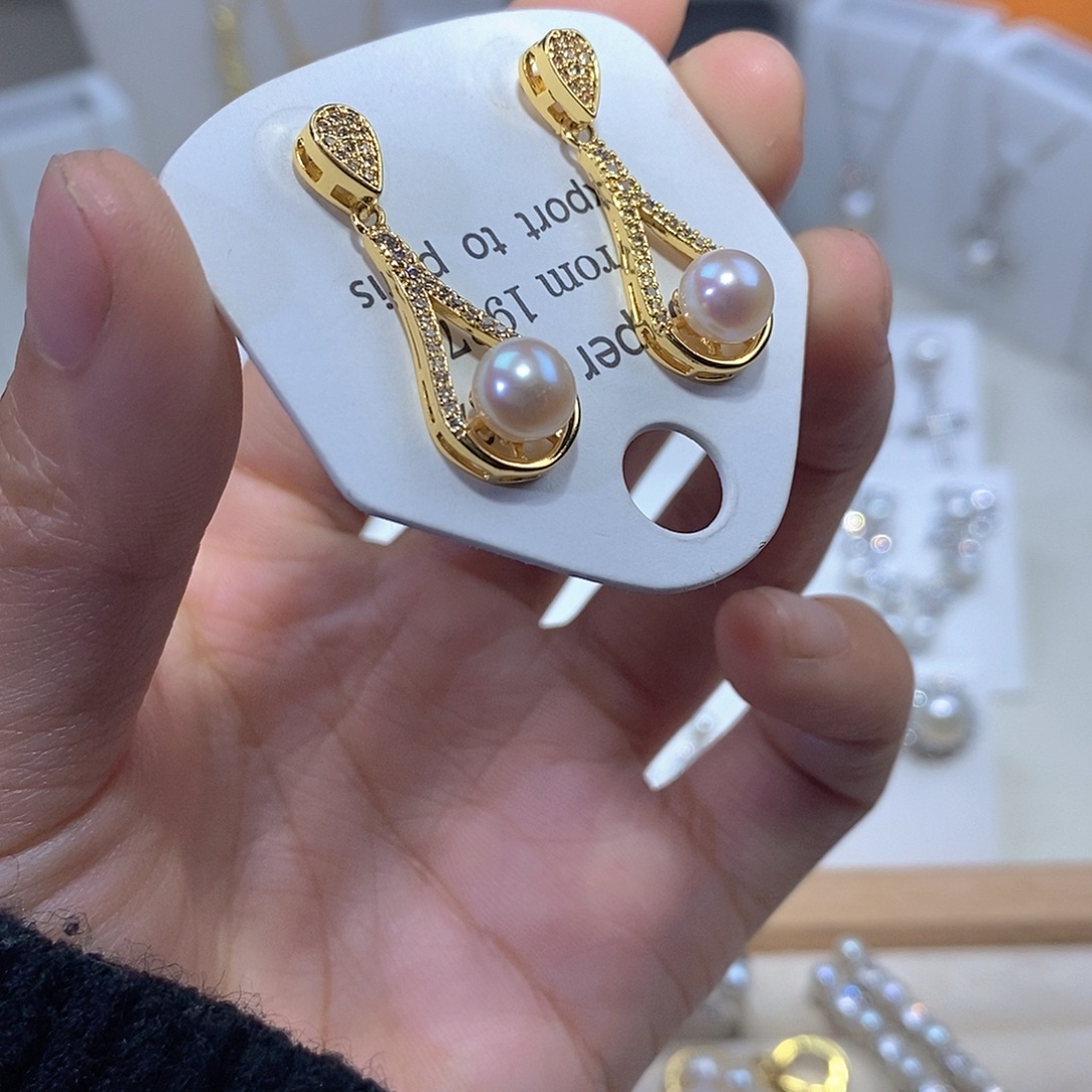 未镶嵌淡水珍珠耳饰