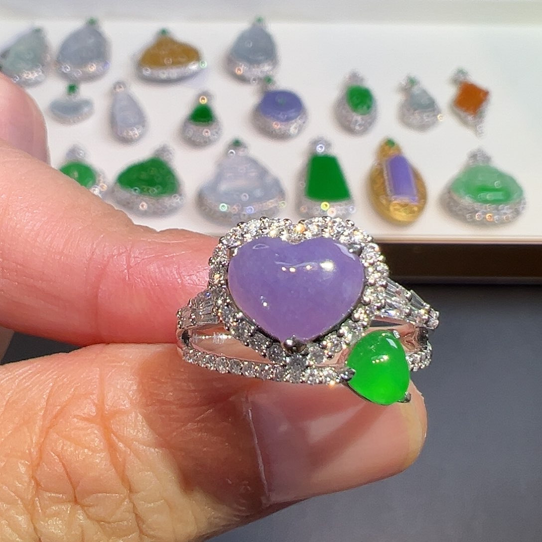 翡翠颈饰18K金镶嵌翡翠