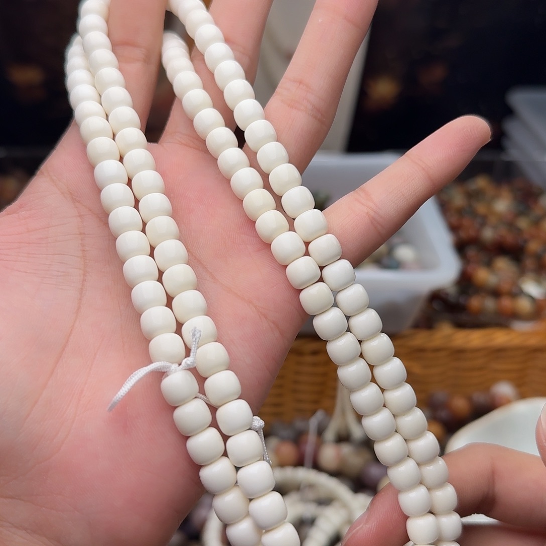 菩提根/象牙果吊坠114 颗海南白玉菩提 8 桶
