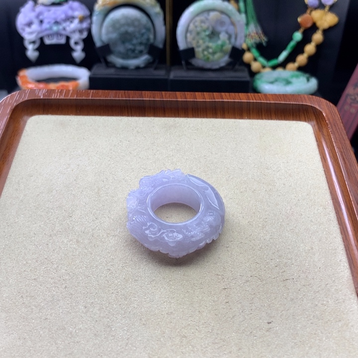 翡翠颈饰未镶嵌翡翠龙