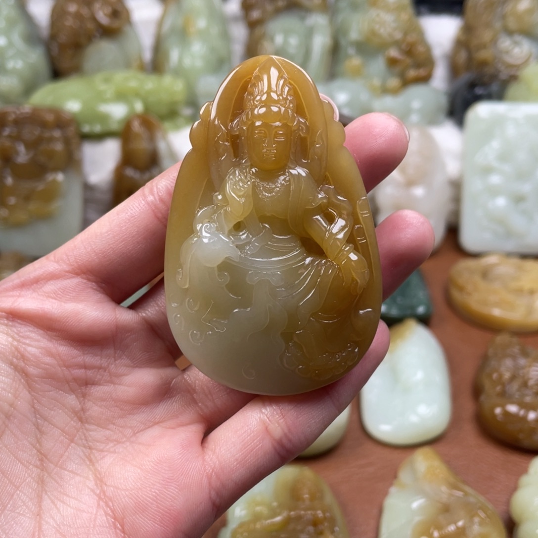 和田玉未镶嵌颈饰