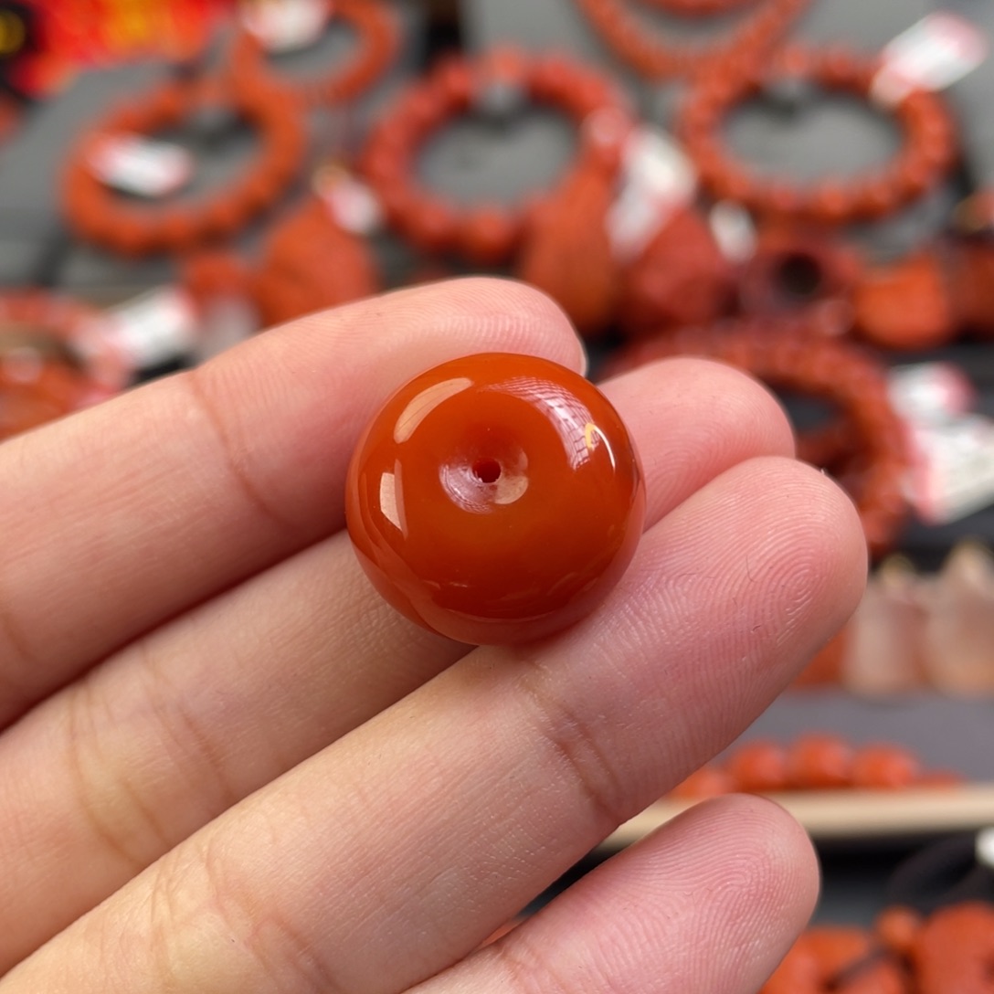 南红玛瑙扣子未镶嵌