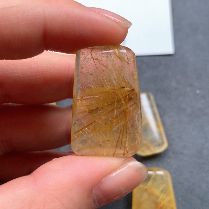 水晶颈饰未镶嵌大****?水晶