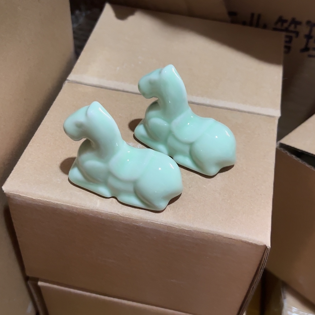 摆件景德镇现代陶瓷用品