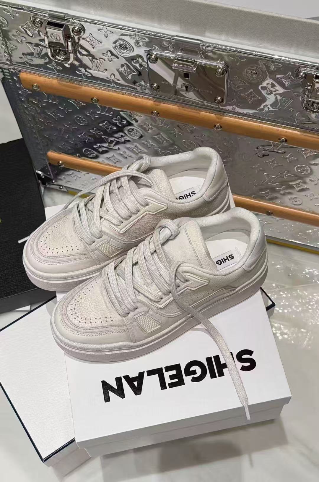 诗歌兰2026春款真皮女鞋百搭厚底增高复古系带休闲运动板鞋小白鞋